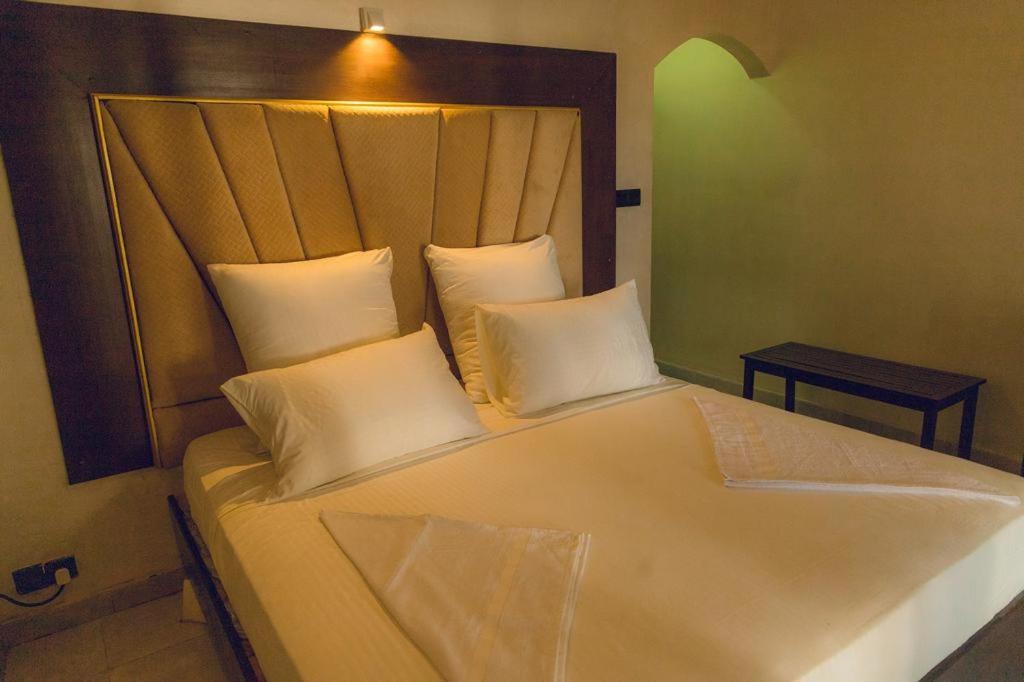 Romantic Garden Hotel نيجومبو المظهر الخارجي الصورة