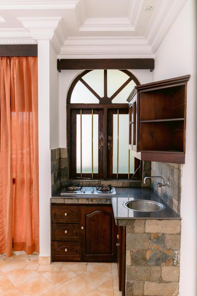 Romantic Garden Hotel نيجومبو المظهر الخارجي الصورة