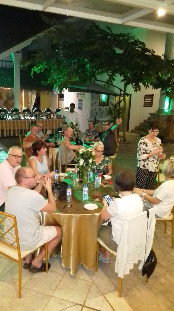 Romantic Garden Hotel نيجومبو المظهر الخارجي الصورة