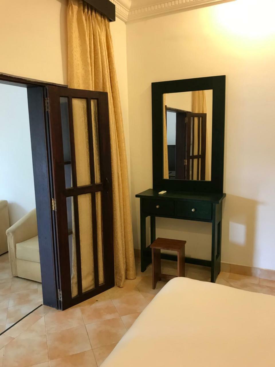 Romantic Garden Hotel نيجومبو المظهر الخارجي الصورة